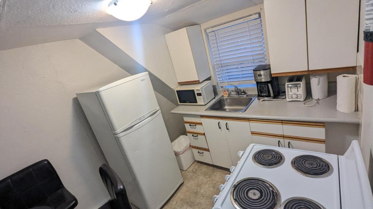 Cozy Downtown One Bedroom Free Parking Κίνγκστον Εξωτερικό φωτογραφία