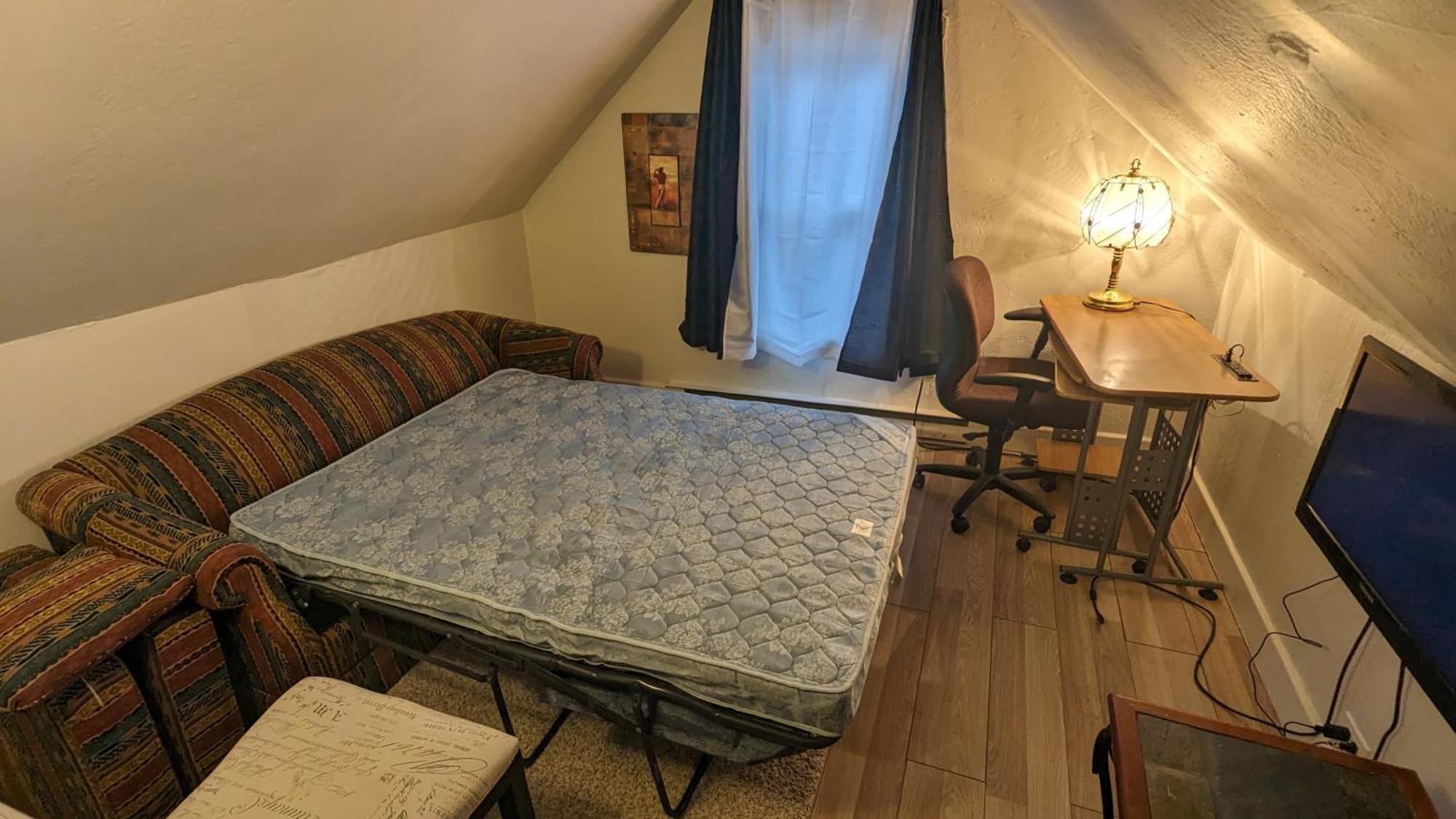 Cozy Downtown One Bedroom Free Parking Κίνγκστον Εξωτερικό φωτογραφία